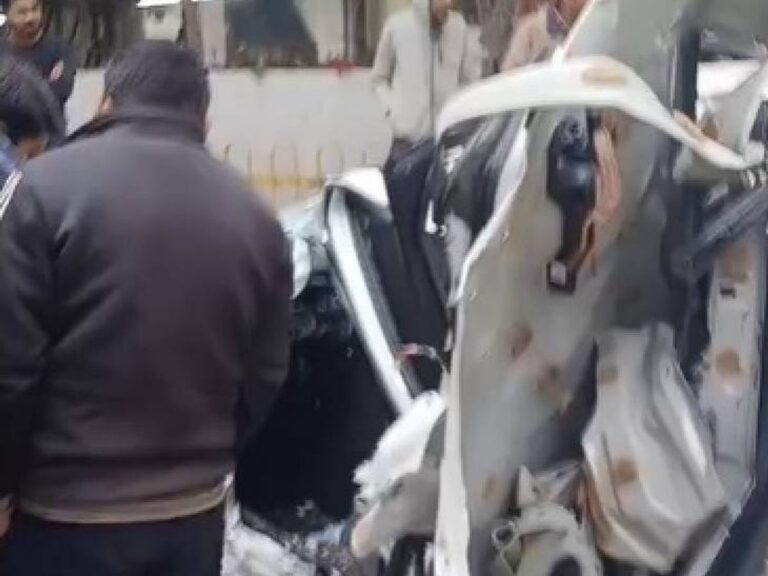 Noida Accident: नोएडा में तेज रफ्तार का कहर, डिवाइडर से टकराई नई ब्रेजा कार, एक युवक की मौत