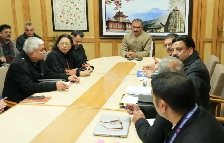 Himachal Health Mission: मुख्यमंत्री ने दिए जननी सुरक्षा ड्रॉप बैक एम्बुलेंस को बदलने के निर्देश