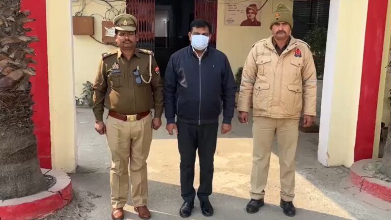Noida: छात्रा से दुर्व्यवहार का आरोप, VIT कॉलेज के प्रोफेसर और प्रिंसिपल पर केस, प्रधानाचार्य गिरफ्तार