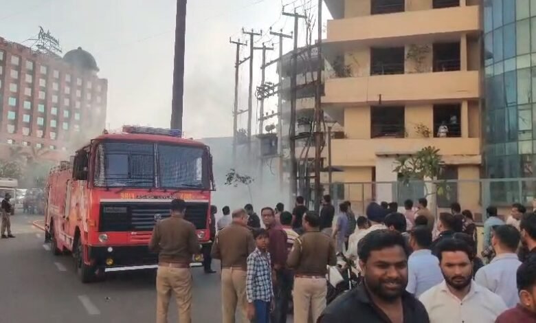 Noida transformer blast, sector-18 electricity explosion, two pedestrians injured