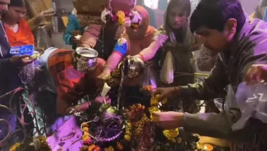 crowds-of-devotees-gathered-at-shri-pashupatinath-temple-in-vishwas-nagar-on-mahashivratri