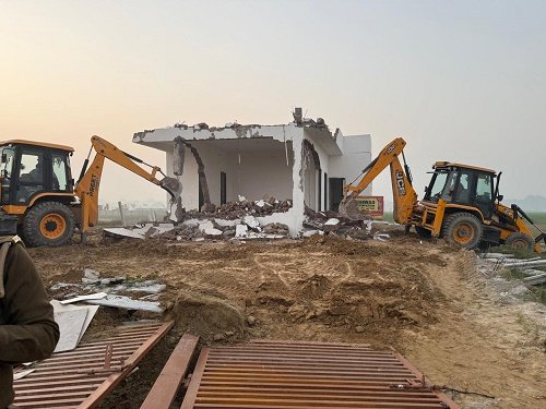 Yamuna Authority action, Greater Noida demolition news, illegal construction removed