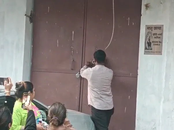 Shakarpur property dispute, 10 crore property deal Delhi,