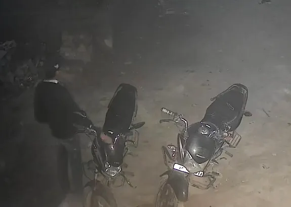 Noida Phase 3 Theft Case cctv