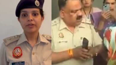 Delhi police inspector suspended, viral video police Delhi