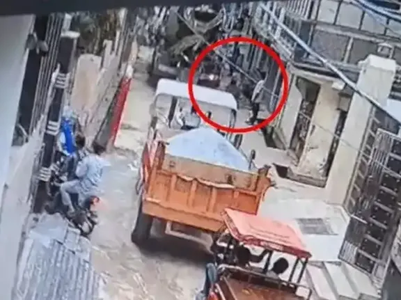 Greater Noida accident, tractor accident India, child death accident,