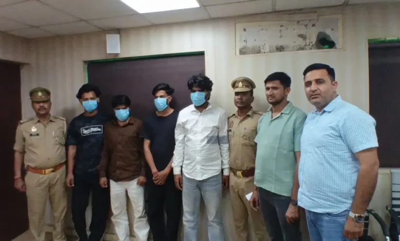 Noida dating app fraud, Grindr scam India, cyber crime Noida, online blackmail case,