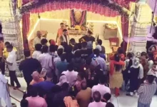 Hanuman Janmotsav Delhi, temple crowd Delhi, Balaji temple rush, Hanuman Chalisa path