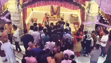 Hanuman Janmotsav Delhi, temple crowd Delhi, Balaji temple rush, Hanuman Chalisa path