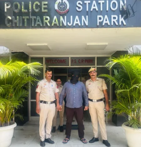 Delhi murder news, CR Park incident, Alaknanda apartment murder