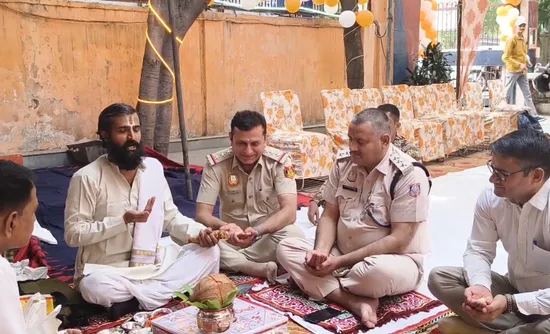 Hanuman Jayanti Delhi, Vivek Vihar police station, police havan event