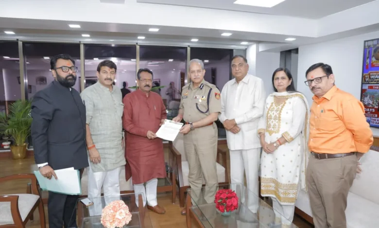 delhi politics news, mallikarjun kharge statement, bjp complaint delhi police