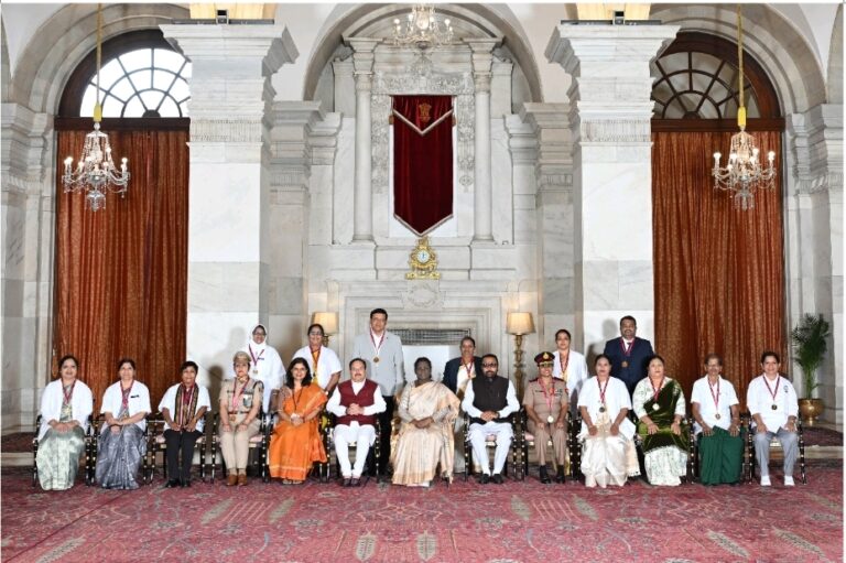 Florence Nightingale Award: राष्ट्रपति ने 15 नर्सिंग कर्मियों को किया सम्मानित
