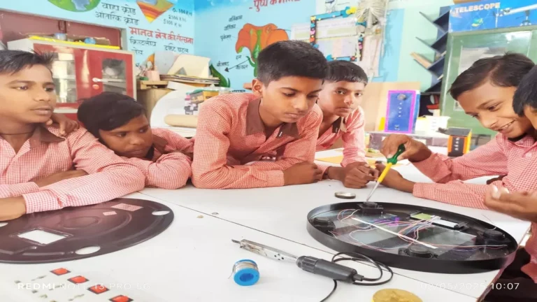 Uttar Pradesh : बेसिक शिक्षा में यूपी ने बनाई नई पहचान, परिषदीय विद्यालयों का बदलता स्वरूप बना ‘योगी मॉडल’