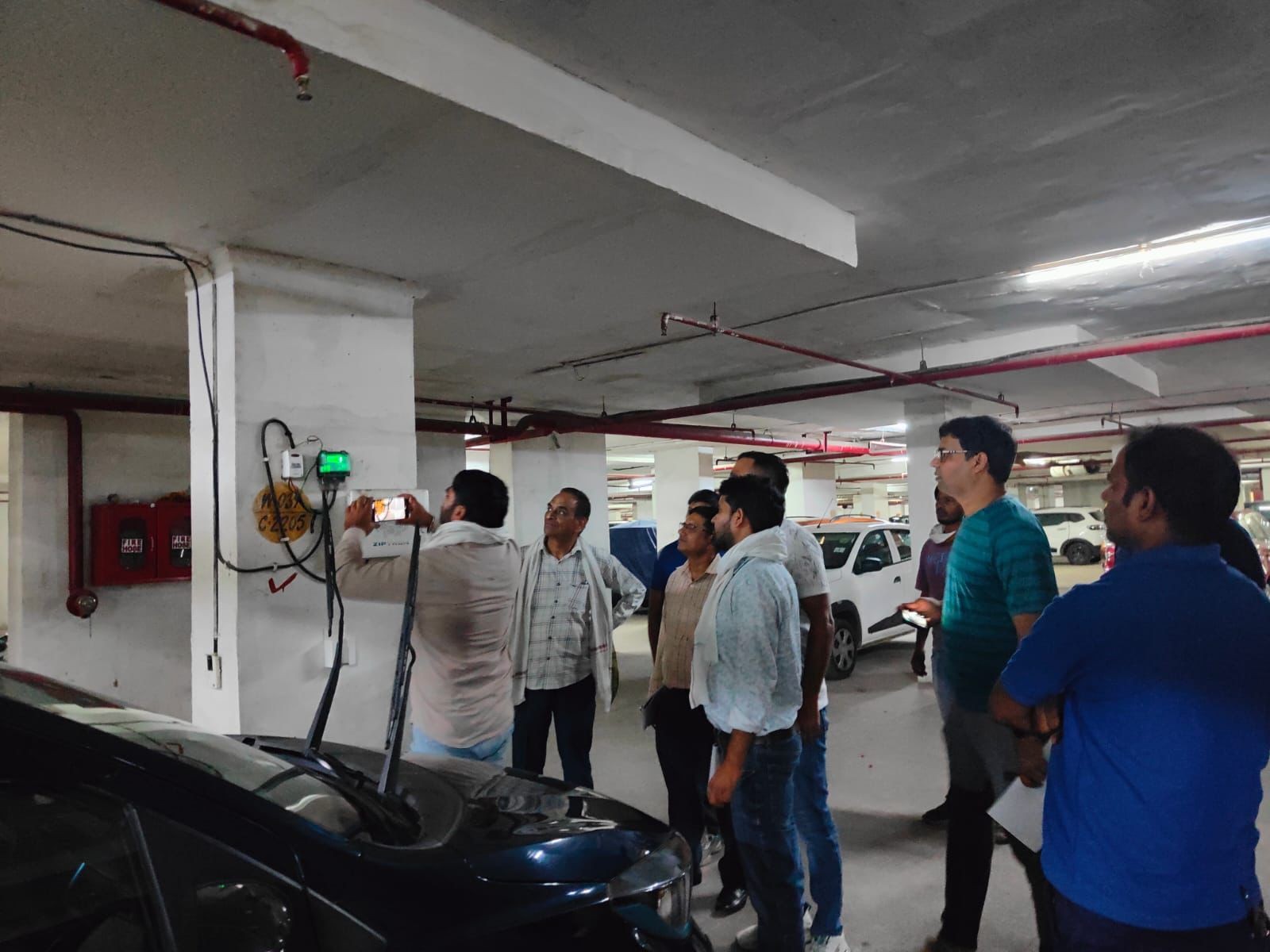 Greater Noida West: ग्रीन आर्च सोसाइटी में बिजली चोरी का खुलासा, NPCL विजिलेंस टीम ने पकड़े अवैध सब-मीटर Greater Noida West: ग्रीन आर्च सोसाइटी में बिजली चोरी का खुलासा, NPCL विजिलेंस टीम ने पकड़े अवैध सब-मीटर