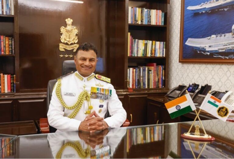 Indian Navy Chief: भारतीय नौसेना की कमान अब एडमिरल कृष्णा स्वामीनाथन के हाथों में, बने देश के 27वें नौसेना प्रमुख