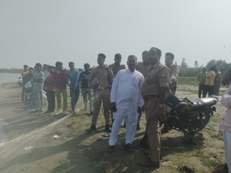 Uttar Pradesh : गंगा स्नान बना हादसा, बुलंदशहर में युवक डूबा, साथियों की बची जान