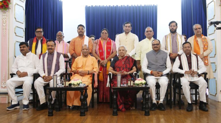 Uttar Pradesh : योगी मंत्रिमंडल का हुआ विस्तार, आठ ने ली शपथ, एक महिला समेत छह नए मंत्री हुए शामिल