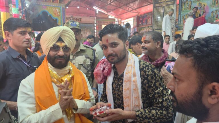 Uttar Pradesh : मथुरा में एमएस बिट्टा का बड़ा बयान, बोले- बंगाल में लोकतंत्र खतरे में, शहीदों का सम्मान जरूरी