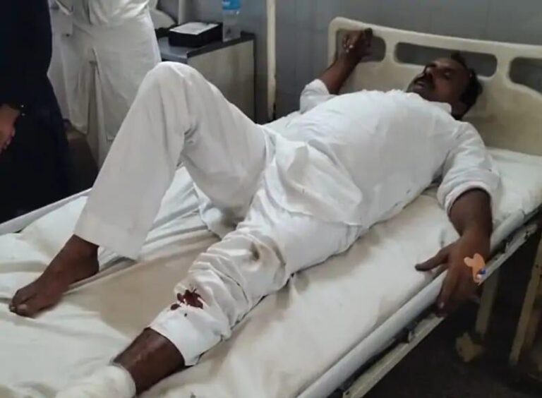 Uttar Pradesh : बुलंदशहर कचहरी में वकीलों के दो गुटों में फायरिंग, दो अधिवक्ता गोली लगने से घायल