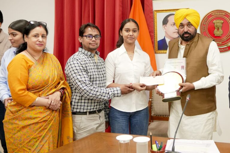 Punjab : भगवंत मान सरकार की शिक्षा क्रांति का असर, पंजाब के 416 सरकारी स्कूलों की 12वीं कक्षा का रिजल्ट 100 प्रतिशत रहा