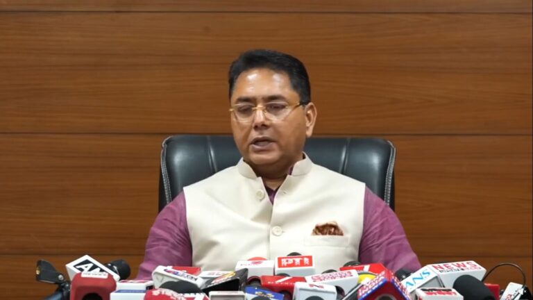 Punjab : भाजपा ने पश्चिम बंगाल में वोट चुराए, अब तेल की कीमतें बढ़ाकर लोगों को लूट रही है- अमन अरोड़ा