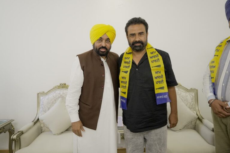 Punjab : मजीठा में कांग्रेस को बड़ा झटका, कई नेता आप में शामिल