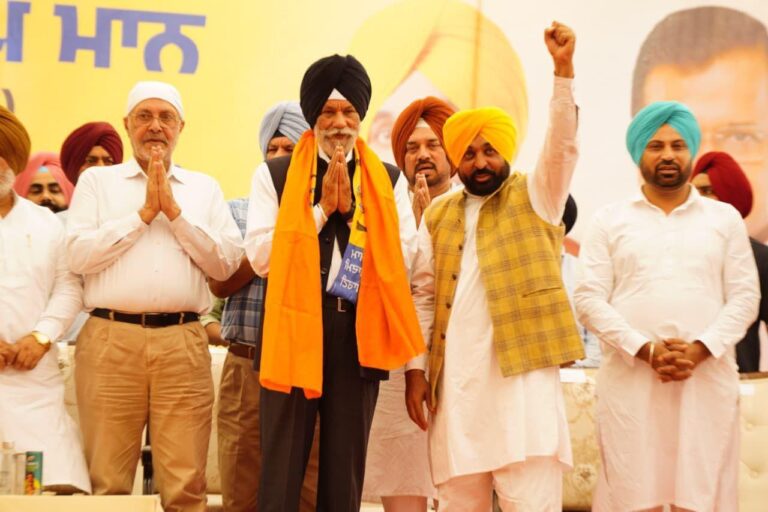 Punjab : पूर्व मंत्री सुरजीत सिंह रखड़ा आम आदमी पार्टी में हुए शामिल