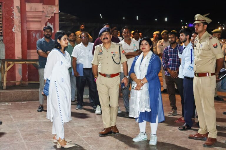 Uttar Pradesh : गंगा दशहरा पर सुरक्षा व्यवस्था का डीएम और एसपी ने किया निरीक्षण, अधिकारियों को दिए कड़े निर्देश