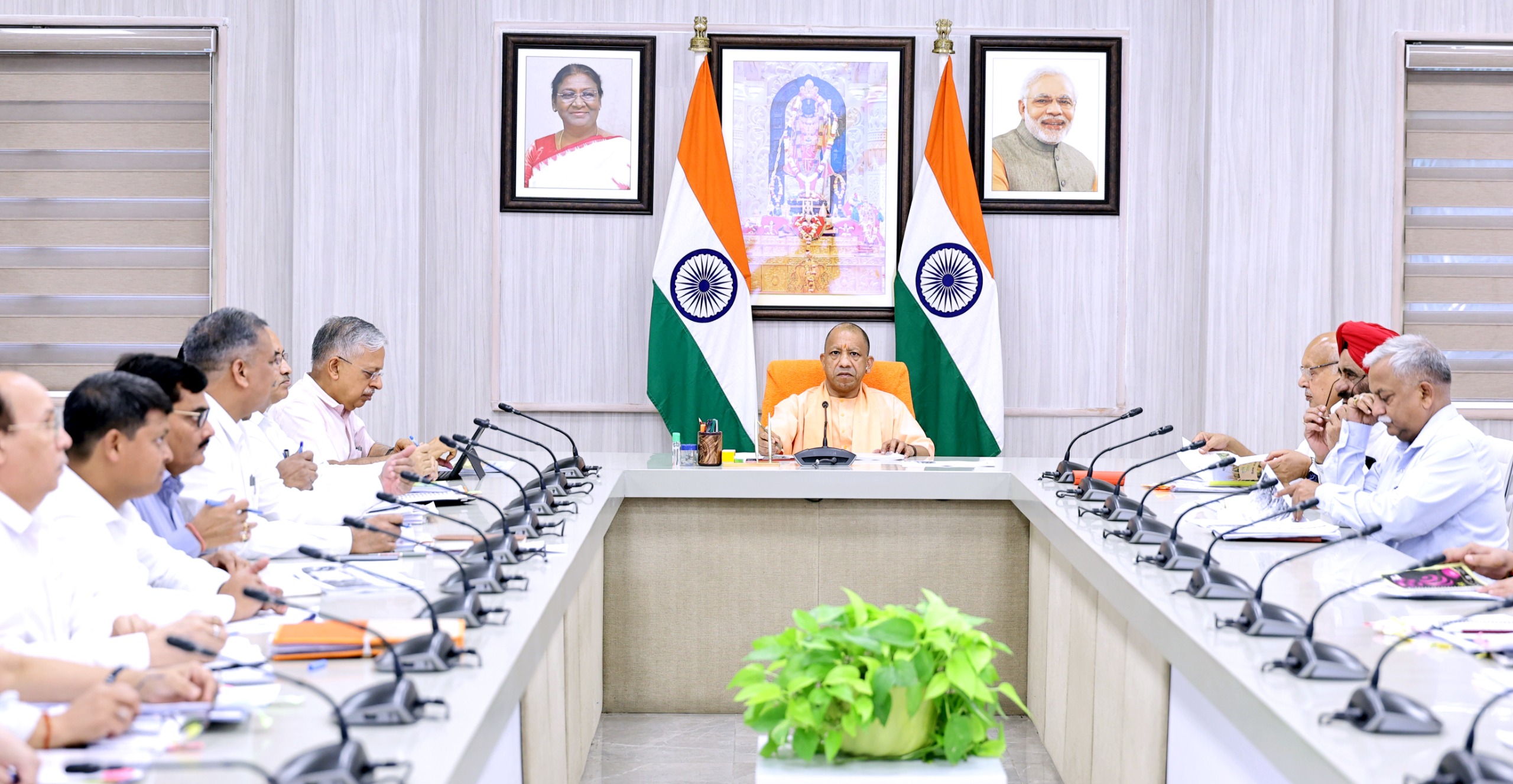 Uttar Pradesh : योगी सरकार का ऐतिहासिक फैसला, प्रधानों को बनाया जाएगा ग्राम पंचायतों का प्रशासक Uttar Pradesh : योगी सरकार का ऐतिहासिक फैसला, प्रधानों को बनाया जाएगा ग्राम पंचायतों का प्रशासक