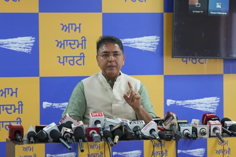 Punjab : भाजपा नेता खुद को संविधान और कानून से ऊपर समझते हैं, भाजपा ने नगर निगम चुनाव को अपनी ‘गुंडागर्दी’ का एक और प्रदर्शन बना लिया है- अमन अरोड़ा