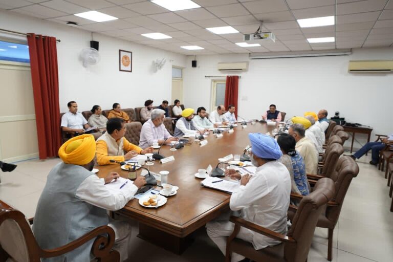 Punjab : पंजाब हॉकी एशियन चैंपियंस ट्रॉफी की मेजबानी के लिए पूरी तरह से तैयार; सीएम ने तैयारियों का जायजा लिया, सितंबर से पहले सभी काम पूरे करने के निर्देश