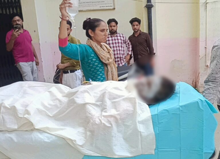 Uttar Pradesh : बुलंदशहर में पेट्रोल डालकर जलाई गई युवती की दिल्ली में इलाज के दौरान मौत, प्रेमी के परिजनों पर आरोप