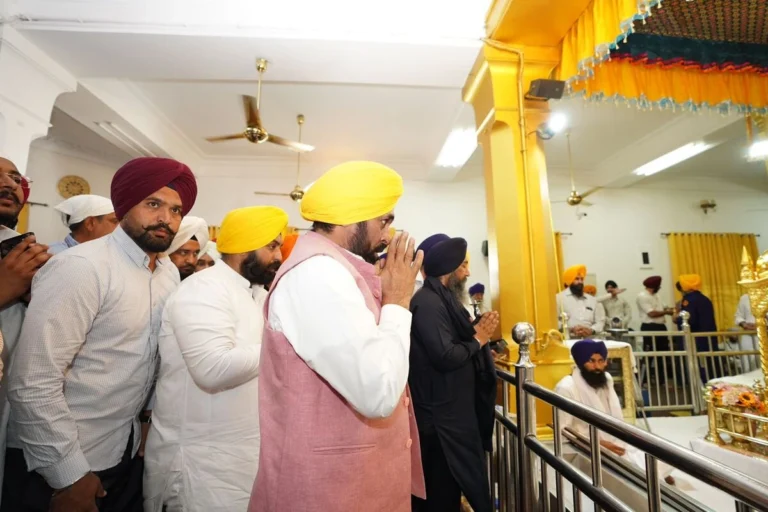 Punjab : पंजाब में बेअदबी विरोधी कानून लागू होने के बाद मुख्यमंत्री भगवंत सिंह मान ने श्री आनंदपुर साहिब से ‘शुक्राना यात्रा’ का किया नेतृत्व