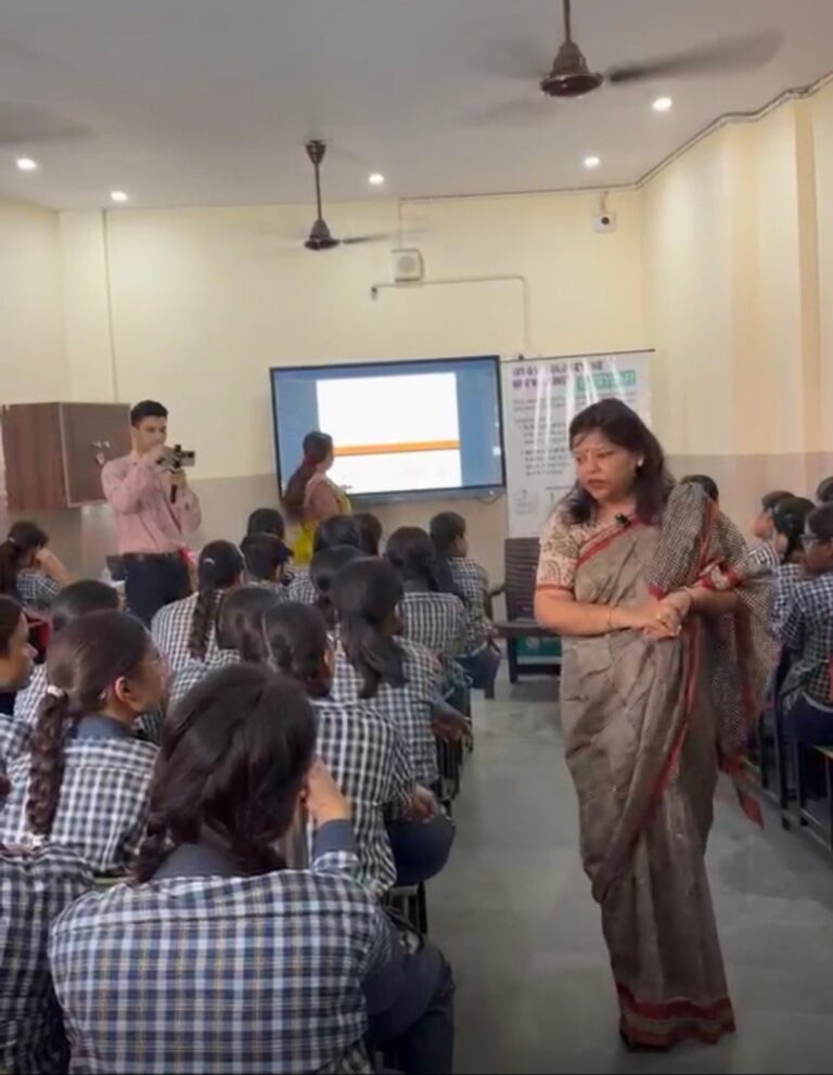 Delhi State Cancer Institute: स्कूलों में कैंसर जागरूकता अभियान को मिली नई रफ्तार, छात्रों और शिक्षकों को दी गई बचाव की जानकारी
