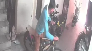 Laxmi Nagar Theft, Delhi Cycle Theft, CCTV Theft Video