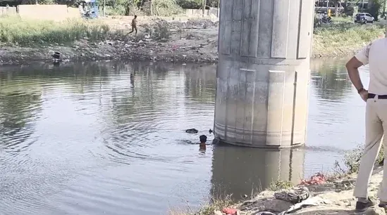 Kondli Canal Dead Body
