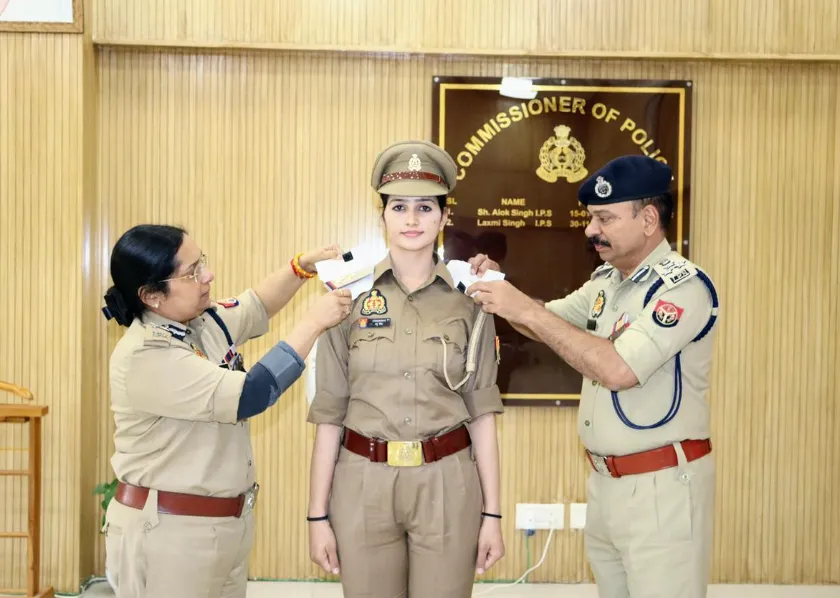 Noida: महिला आरक्षी मधु सिंह उपनिरीक्षक पद पर पदोन्नत, खेल उपलब्धियों से बढ़ाया जिले का मान Noida: महिला आरक्षी मधु सिंह उपनिरीक्षक पद पर पदोन्नत, खेल उपलब्धियों से बढ़ाया जिले का मान