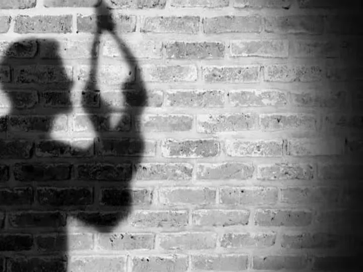 Noida Suicide: छलेरा गांव में युवक ने फंदा लगाकर दी जान, जांच में जुटी पुलिस