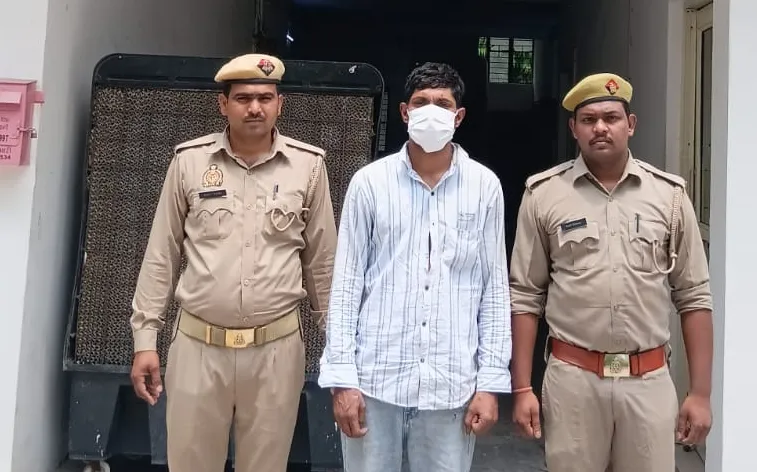 Noida Pizza Viral Video:नोएडा में पिज्जा पर थूक लगाने का वीडियो वायरल, आरोपी कर्मचारी गिरफ्तार