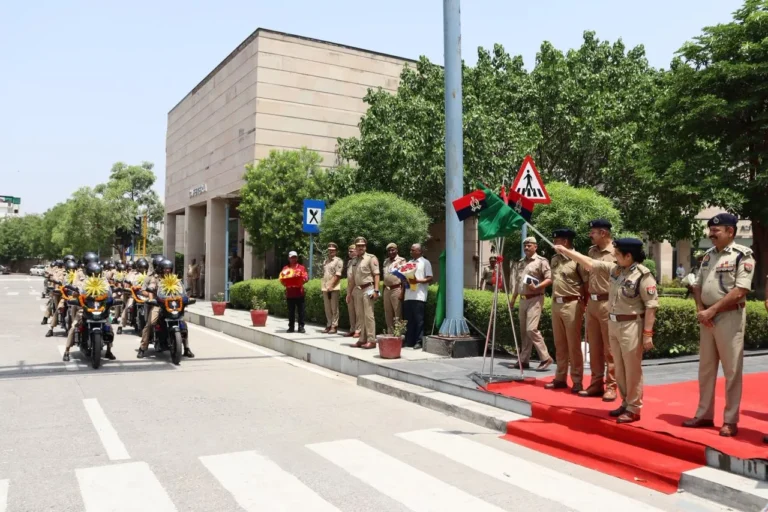 Noida Police: डायल-112 बेड़े में शामिल हुए 25 नए टू-व्हीलर PRV, अब और तेज पहुंचेगी पुलिस