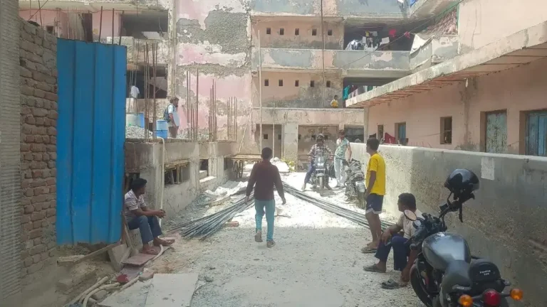 Noida: शादी से इनकार पर सनकी प्रेमी का खूनी खेल, प्रेमिका की मां की गला रेतकर हत्या, परिवार पर धारदार हथियार से हमला