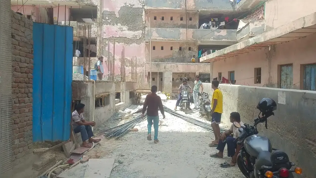 Noida: शादी से इनकार पर सनकी प्रेमी का खूनी खेल, प्रेमिका की मां की गला रेतकर हत्या, परिवार पर धारदार हथियार से हमला Noida: शादी से इनकार पर सनकी प्रेमी का खूनी खेल, प्रेमिका की मां की गला रेतकर हत्या, परिवार पर धारदार हथियार से हमला