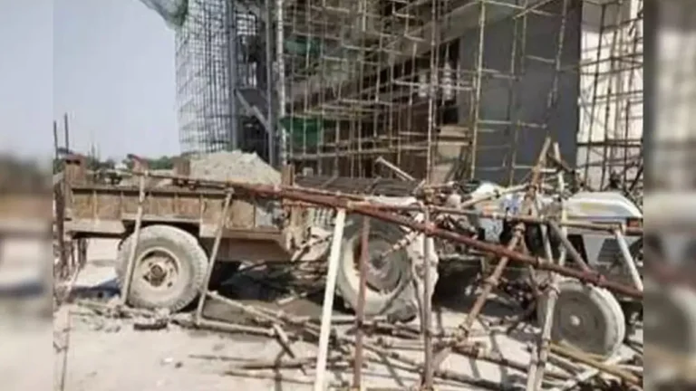 Noida: नोएडा में छत से गिरकर राजमिस्त्री की मौत, परिवार में मचा कोहराम