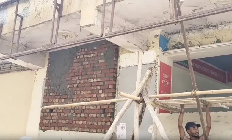 Delhi Sealing News, New Ashok Nagar News, Delhi Shop Sealing