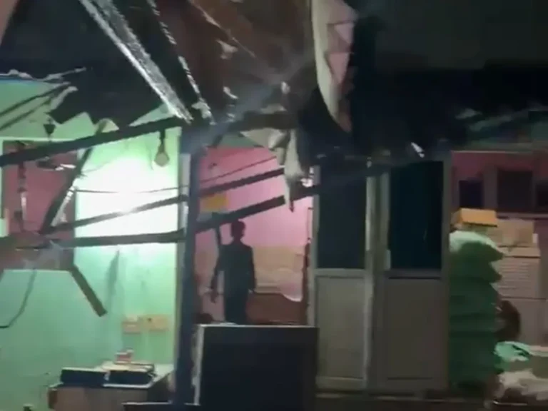 Greater Noida Storm: तूफान में गिरी मकान की दीवार, आइसक्रीम फैक्ट्री में काम कर रहे चार मजदूर घायल