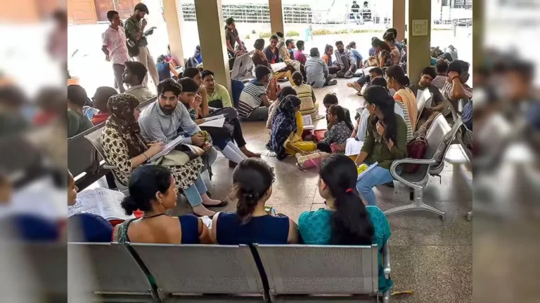 UPSC Prelims 2026: यूपीएससी प्रीलिम्स में अभ्यर्थियों को उलझा गया ‘स्ट्रेट ऑफ होर्मुज’ सवाल, हजारों छात्रों ने छोड़ी परीक्षा