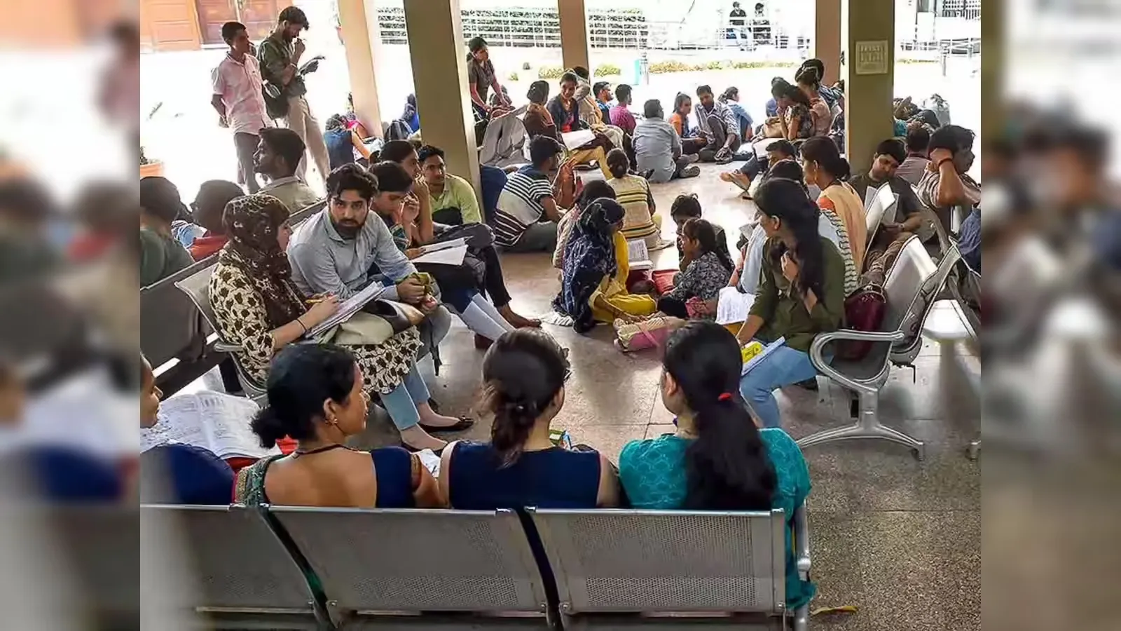 UPSC Prelims 2026: यूपीएससी प्रीलिम्स में अभ्यर्थियों को उलझा गया ‘स्ट्रेट ऑफ होर्मुज’ सवाल, हजारों छात्रों ने छोड़ी परीक्षा UPSC Prelims 2026: यूपीएससी प्रीलिम्स में अभ्यर्थियों को उलझा गया ‘स्ट्रेट ऑफ होर्मुज’ सवाल, हजारों छात्रों ने छोड़ी परीक्षा
