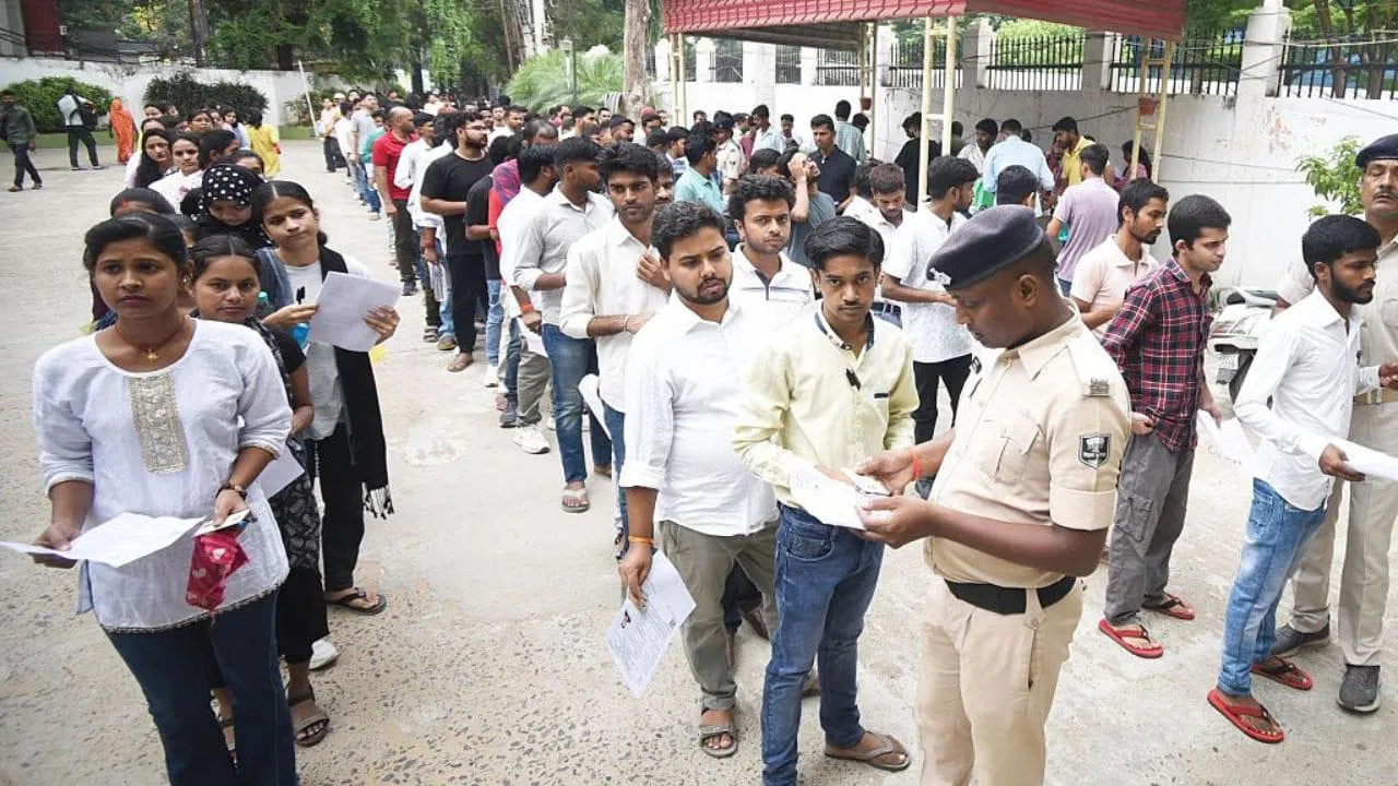 UPSC Exam 2026: यूपीएससी परीक्षा 24 मई को, सभी केंद्रों पर सेक्टर मजिस्ट्रेट और अधिकारियों की तैनाती UPSC Exam 2026: यूपीएससी परीक्षा 24 मई को, सभी केंद्रों पर सेक्टर मजिस्ट्रेट और अधिकारियों की तैनाती