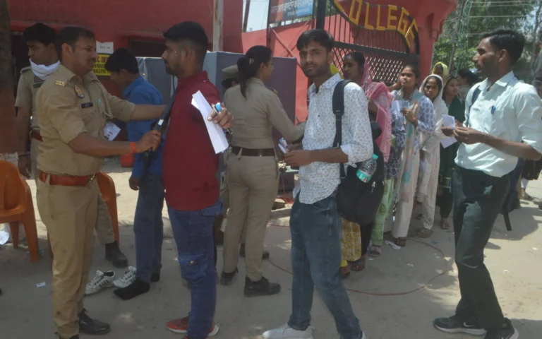 Noida Lekhpal Exam: नोएडा में आज होगी लेखपाल मुख्य परीक्षा, 17 केंद्रों पर 6984 अभ्यर्थी देंगे परीक्षा